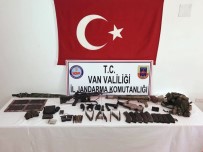 UZMAN JANDARMA - Van'da Terör Operasyonu Açıklaması 1 Terörist Sağ Olarak Yakalandı