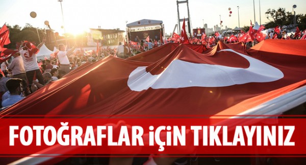 15 Temmuz Şehitler Köprüsü'ne insan seli