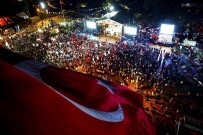 MEHTERAN TAKıMı - 15 Temmuz'da Tiyatro, Mehteran Gösterisi Büyük Beğeni Topladı