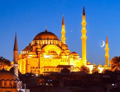 90 bin camide eş zamanlı olarak sela okundu