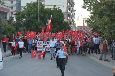 Ayvacık'ta 15 Temmuz Demokrasi Yürüyüşü