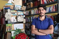 ÇALıKUŞU - Çöpte Bulduğu Kitap 2 Bin Parçalık Koleksiyona Dönüştü