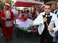 Denizi Olmayan Manisa'da Gelini Kayıkla Aldı