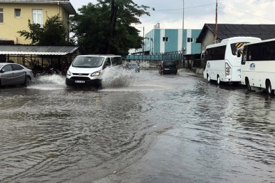 Sakarya'da Yollar Göle Döndü