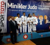 BENGÜ - Salihlili Kerimenur İşbecer Türkiye Şampiyonu