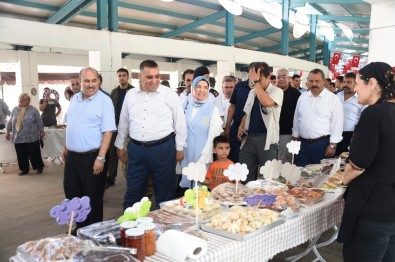 Tarsus'ta 'Hanımeli Pazarı' Açıldı
