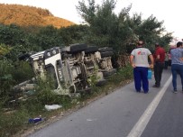 Yan Yatan Beton Mikseri Elektrik Direğini Yıktı Açıklaması 1 Yaralı