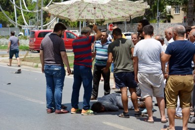 Yaralı Kadını Güneşten Plaj Şemsiyesiyle Korudular