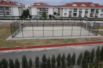 KARADERE - Adapazarında 14 Mahalleye 16 Adet Spor Sahası Geliyor