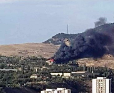 Ankara'da Askeri Kışlada Çatı Yangını