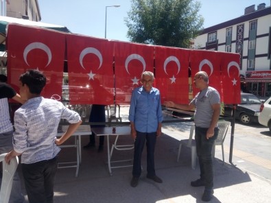 Ankaralı Hırdavatçı Seçimleri Erdoğan Kazanınca 'Şükür Döneri' Dağıttı