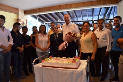 Biga Belediye Başkanı İsmail Işık'a Doğum Günü Kutlaması