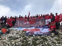 TÜRKIYE DAĞCıLıK FEDERASYONU - Bursalı Dağcılar 15 Temmuz Şehitlerini Zirvede Andı