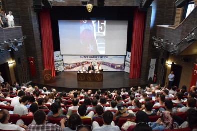 Düzce Üniversitesinde'Teopolitik Açıdan 15 Temmuz' Paneli Düzenledi