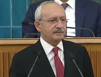 Kılıçdaroğlu alçak pankarta sahip çıktı