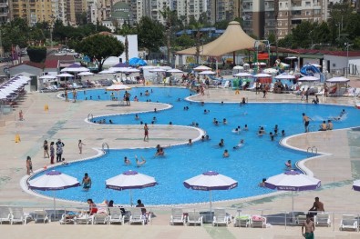 Mezitli Belediyesi Su Parkı Sıcak Yaz Aylarının Vazgeçilmezi Oldu