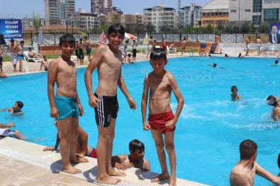 Siverek'te Sıcaklar Artıkça Yüzme Havuzlarına İlgi Artıyor