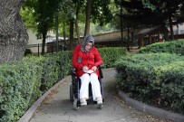 ÇOCUK HASTALIKLARI - Tekerlekli Sandalye Hayallerini Gerçekleştirmesine Engel Olmadı