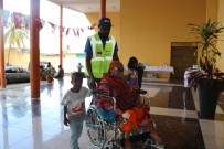 KOMORLAR - TİKA'dan Komorlar'a Tekerlekli Sandalye Desteği