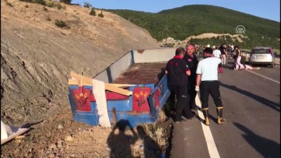 Tokat'ta Traktör Devrildi Açıklaması 3 Ölü, 13 Yaralı