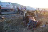 BALLıCA MAĞARASı - Traktörün Şarampole Yuvarlandığı Kazada 3 Ölü, 32 Yaralı