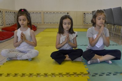 Çocuklar Yoga İle Nefes Alıyor