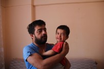 DÜDÜKLÜ TENCERE - Düdüklü Tencereye Sıkışan Çocuğu İtfaiye Kurtardı