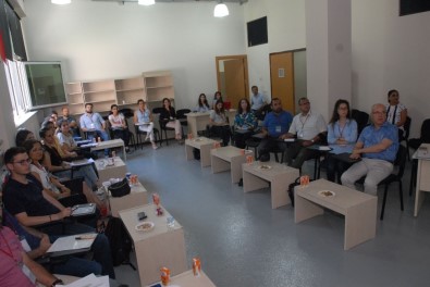 SDÜ'de Genç Akademisyenlere TÜBİTAK Proje Hazırlama Eğitimi