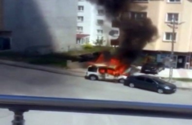 Başkent'te Araç Yangını Korkuttu