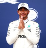 F1 - Mercedes, Lewis Hamilton İle Nikah Tazeledi