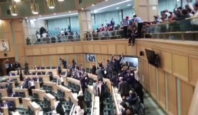 Ürdün'de Mecliste İntihar Girişimi
