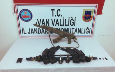Van'da PKK/KCK Terör Örgütüne Ait Silah Ve Mühimmat Ele Geçirildi