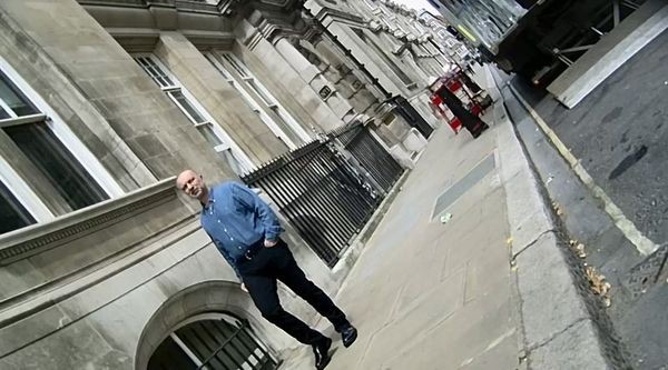 Firari FETÖ'cü Akın İpek hakkında flaş iddia