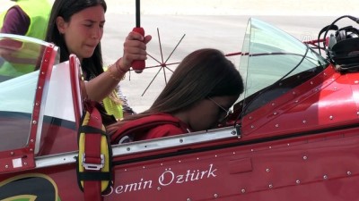 Akrobasinin Türk Kadın Pilotu Hayalini Gerçekleştiriyor