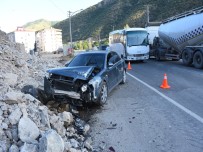 YUSUF İSLAM - Gümüşhane'de Trafik Kazası Açıklaması 3'Ü Çocuk 7 Yaralı