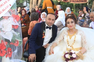 Hakkari'de İki Gün İki Gece Süren Festival Gibi Düğün