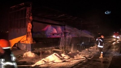 Plastik Madde Yüklü Tırda Önce Patlama, Sonra Yangın