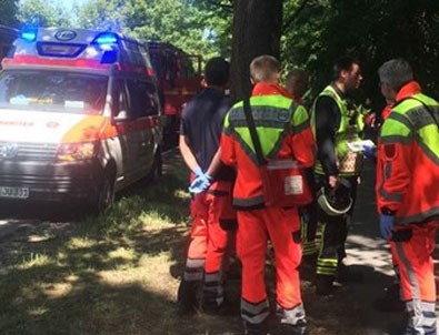 Almanya'da otobüste bıçaklı saldırı: 8 yaralı