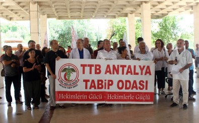 Antalya'da Tabiplerden Şiddete Tepki