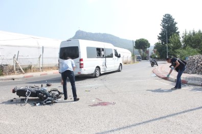 Antalya'da Trafik Kazası Açıklaması 1 Yaralı