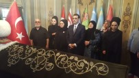 BABA OCAĞI - Bakan Dönmez, Ailece Ertuğrulgazi Türbesi'nde Dua Etti