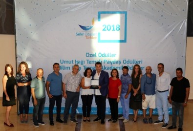 Başkan Kocadon'a Yılın Doğa Dostu Şehri Ödülü Verildi