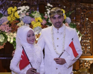 Endonezyalı Geline Türk Usulü Düğün