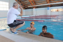 YÜZME KURSU - Engelliler Yüzmeyi Eğlenerek Öğreniyor