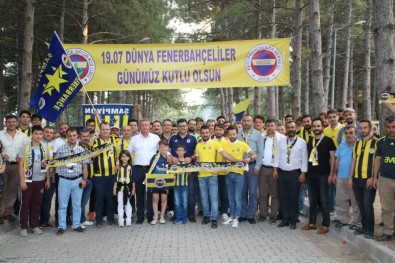 Gediz'de Dünya Fenerbahçeliler Günü Coşkusu