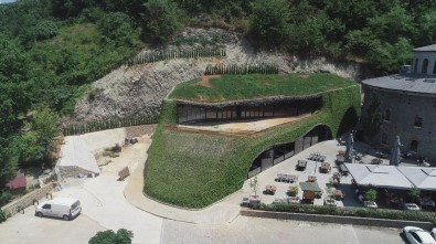 Trabzon'da 450 Kişilik 'Hobbit Evi' Yapıldı