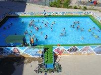 YÜZME KURSU - Yüzme Kursuna 3 Bin Çocuk Başvurdu