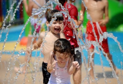 Bursa'nın İlk Su Oyunları Parkı Açıldı