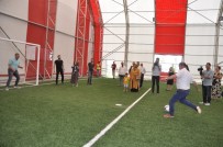 IŞIK GÖSTERİSİ - Gölbaşı'nda 'Şehir Parkı' Açıldı