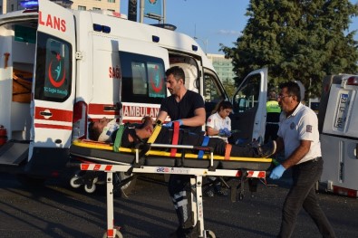 İşçileri Taşıyan Minibüs Kaza Yaptı Açıklaması 12 Yaralı